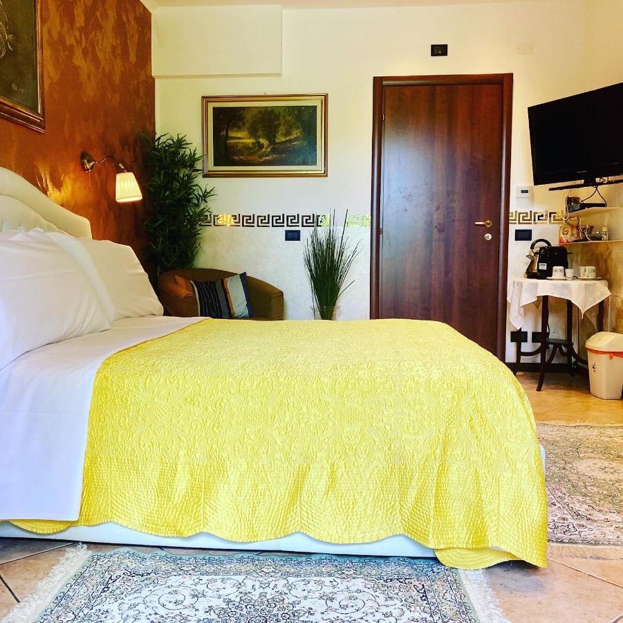 B&B Garda 4U Десенцано дел Гарда Екстериор снимка