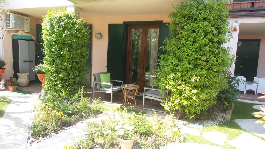 B&B Garda 4U Десенцано дел Гарда Екстериор снимка