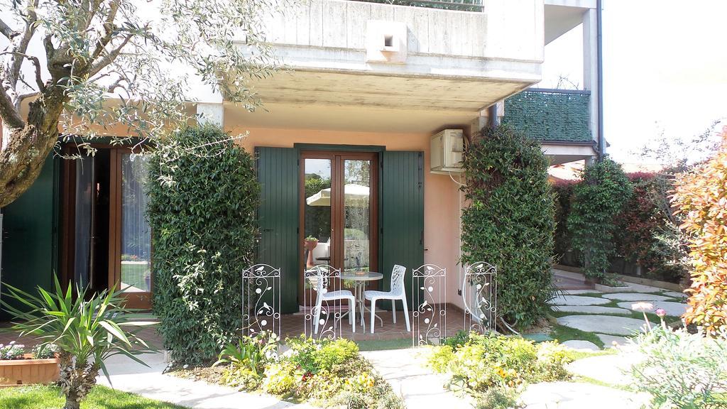 B&B Garda 4U Десенцано дел Гарда Екстериор снимка