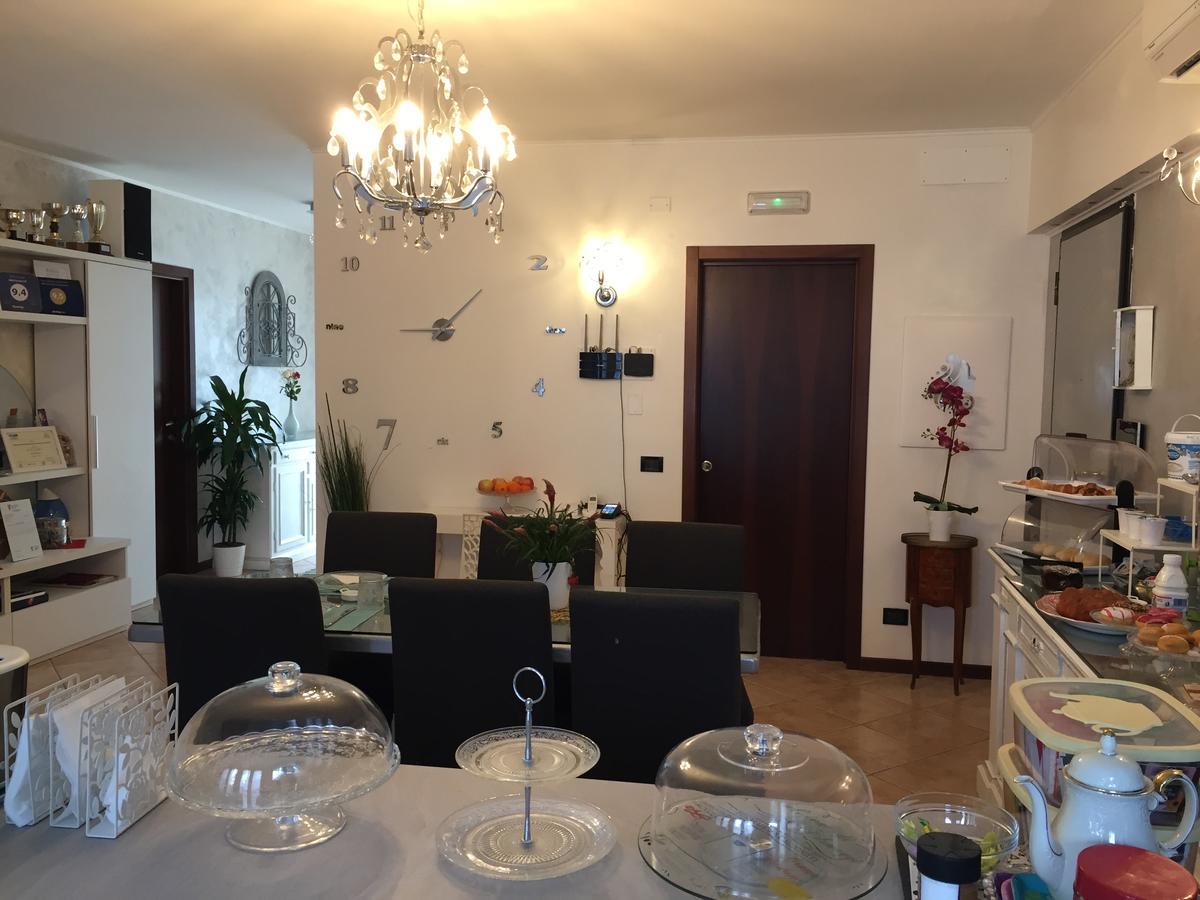 B&B Garda 4U Десенцано дел Гарда Екстериор снимка