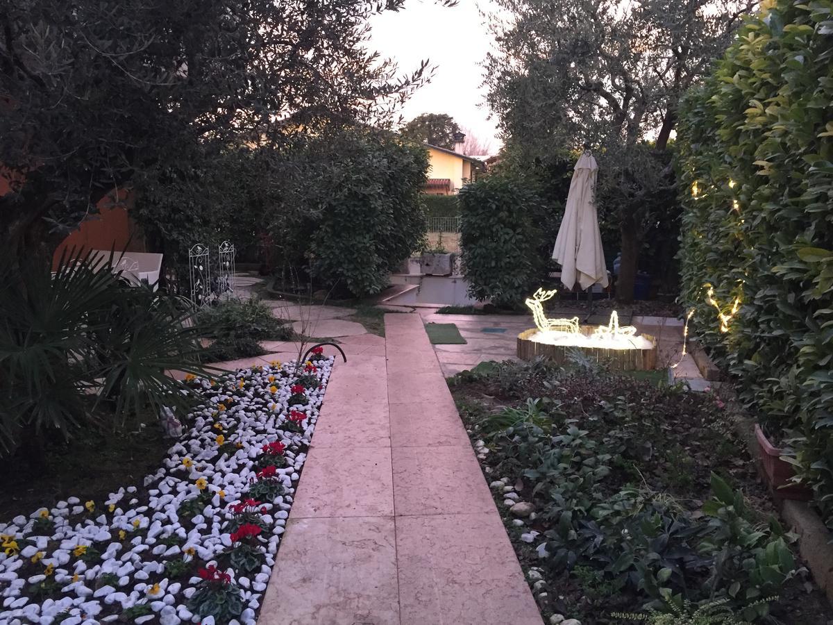 B&B Garda 4U Десенцано дел Гарда Екстериор снимка