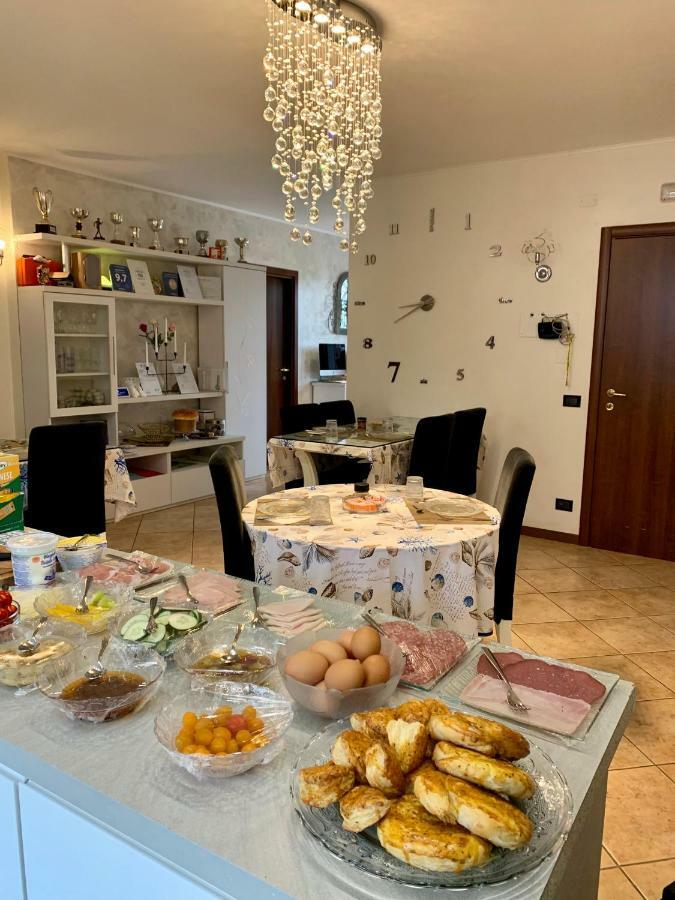 B&B Garda 4U Десенцано дел Гарда Екстериор снимка