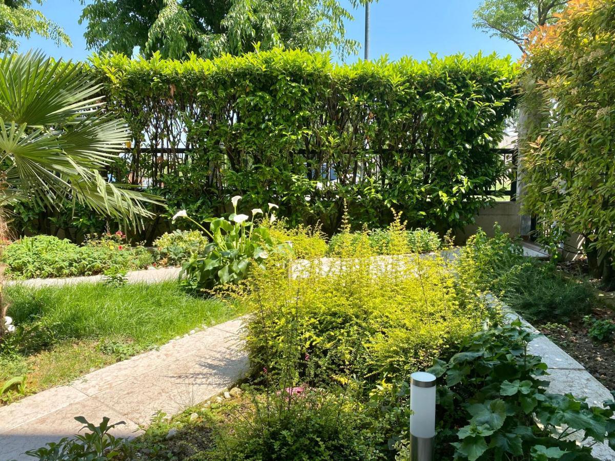 B&B Garda 4U Десенцано дел Гарда Екстериор снимка